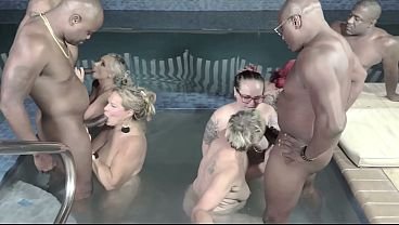 BADDIE BANGS GILF ORGY