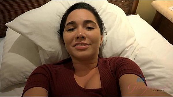 Hot Chick Swallowing cum