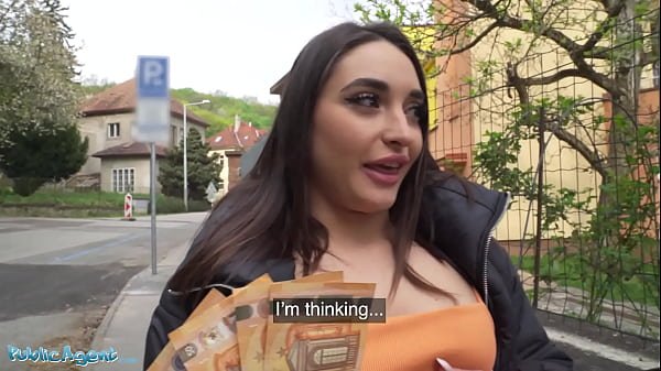 Public Agent Latina Lost Her Phone Then Screwed Stranger for Cash