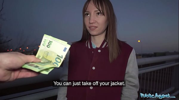 Public Agent – She gives a great show on a public footpath