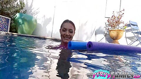 Skinny Dippin With Bratyy Stepsister – Jc Wilds