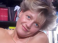 Mature Slut Fingers And Rubs Her Snatch At The Casting